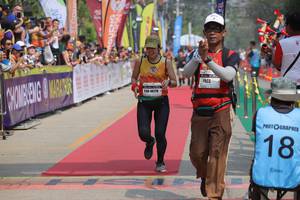 BIB: 40178
                            <button type="button" onclick="openModal(8251054)" class="btn btn-primary btn-sm float-right btn-popup" data-toggle="modal" data-target=".modal-high-quality">
                        <i class="fas fa-shopping-cart"></i> Add to Cart
                    </button>
                                            <button type="button" onclick="isThisMe(8251054, true)" class="btn btn-success btn-sm float-right btn-popup btn-isme hidden" data-toggle="tooltip" data-placement="bottom" title="นี่คือรูปของคุณใช่ไหม คลิกที่นี่เพื่อเอาเข้าอัลบั้ม">
                        <i class="fas fa-plus"></i> Add to album
                    </button>
                    <button type="button" onclick="isThisMe(8251054, false)" class="btn btn-warning btn-sm float-right btn-popup btn-isnotme hidden">
                        <i class="fas fa-ban"></i> Remove from album
                    </button>